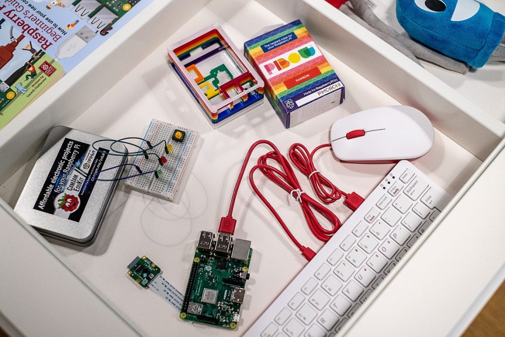 Raspberry Pi Zubehör (Bild: Raspberry Pi Foundation)